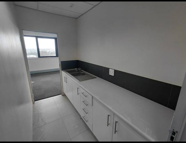252M² OFFICE TO LET IN HALFWAY HOUSE ESTATES